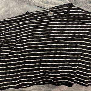 Strip cropped XL shirt